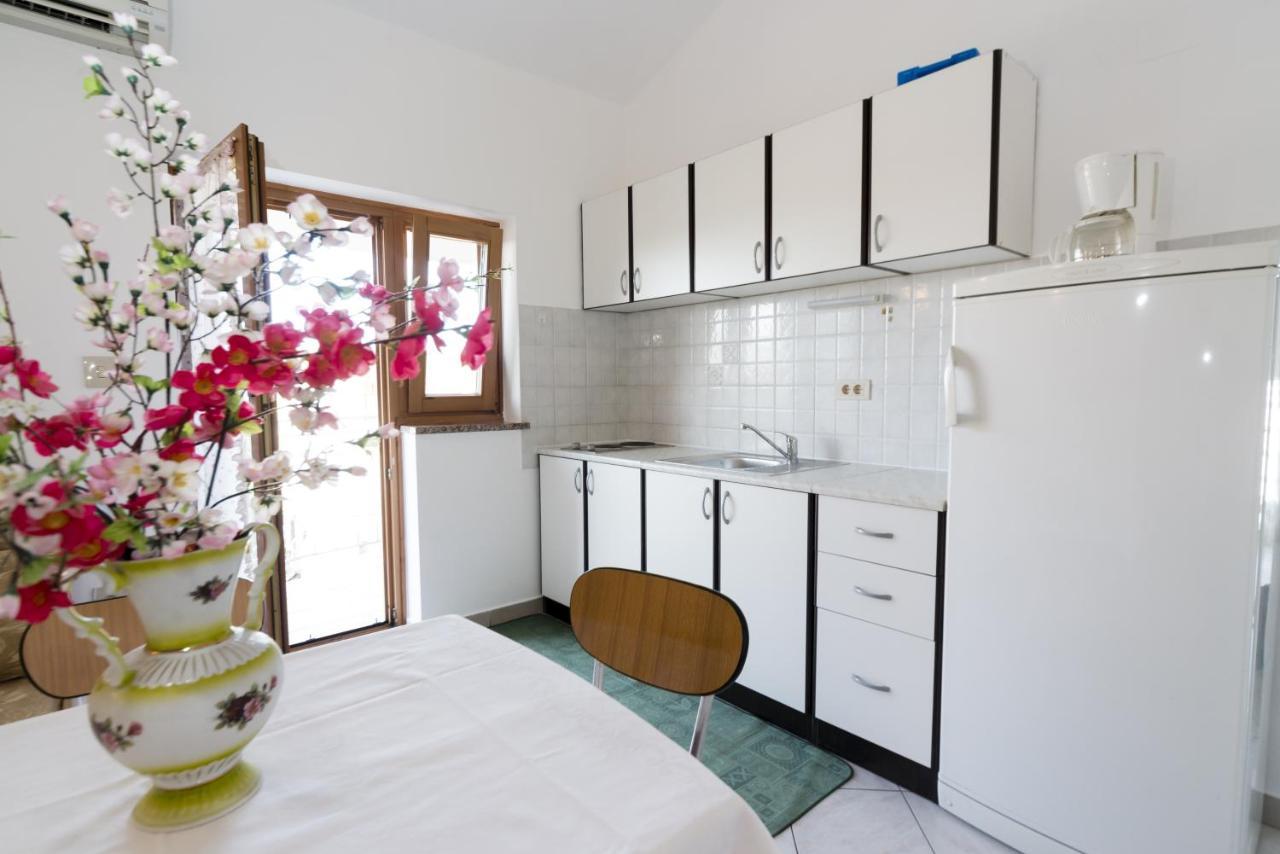 Apartment With A Parking Space - 7058 Umag